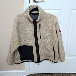 Canada goose jacket sweater size M